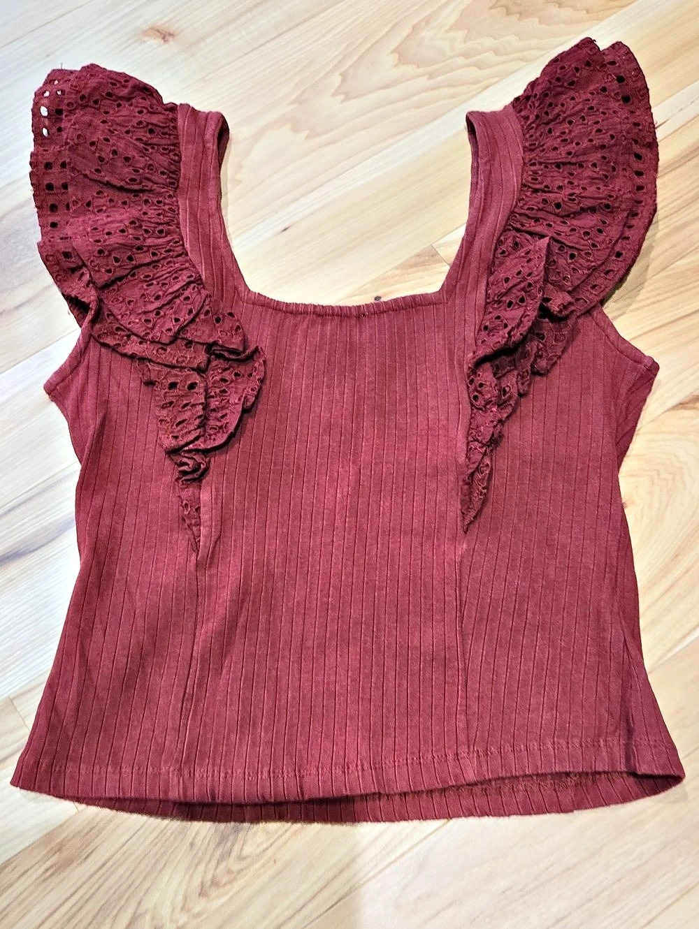 The Odells Eyelet Ruffle Sleeve Top in Red Size XS Like New